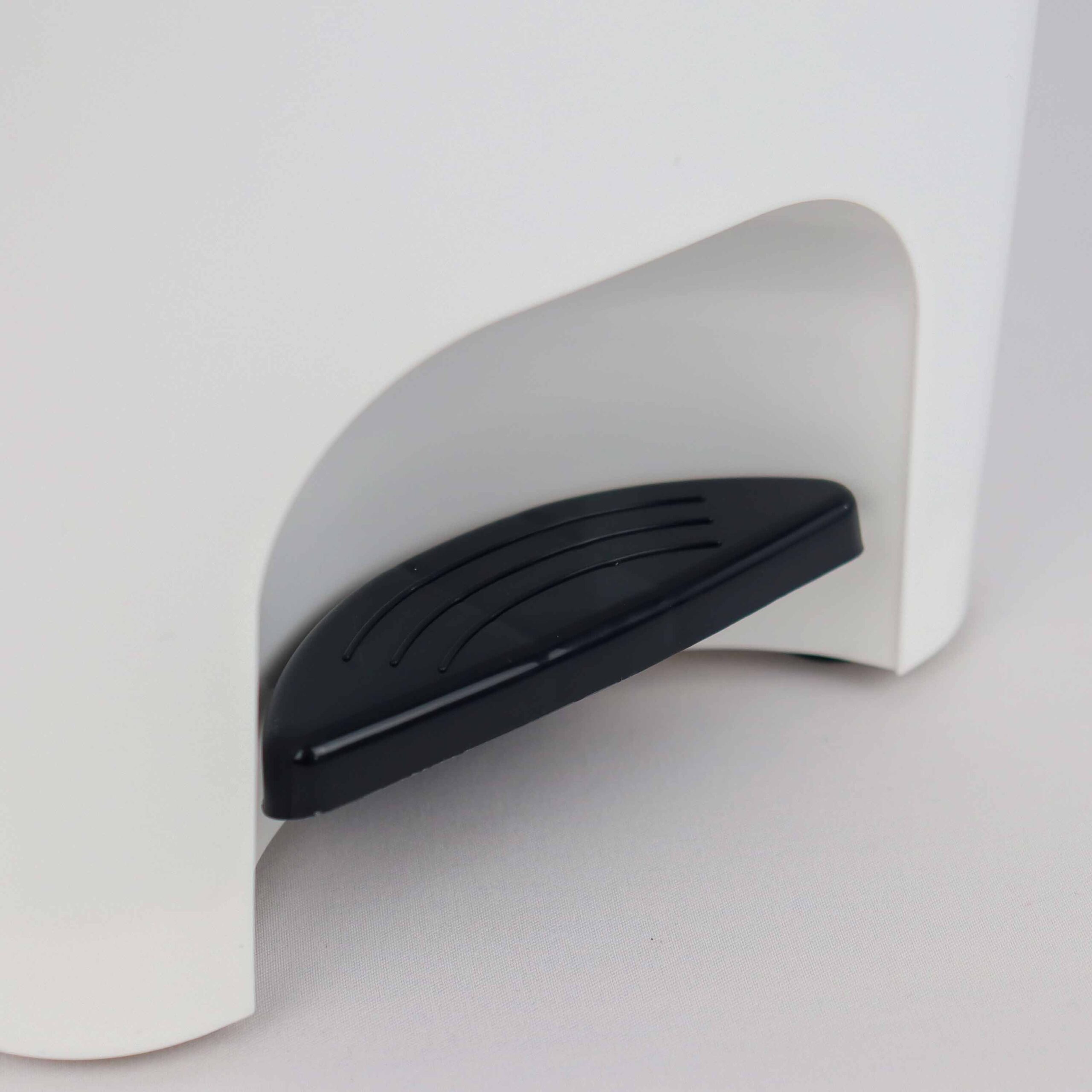 cubo-pedal-5L-442-10-blanco-bano-detalle-pedal